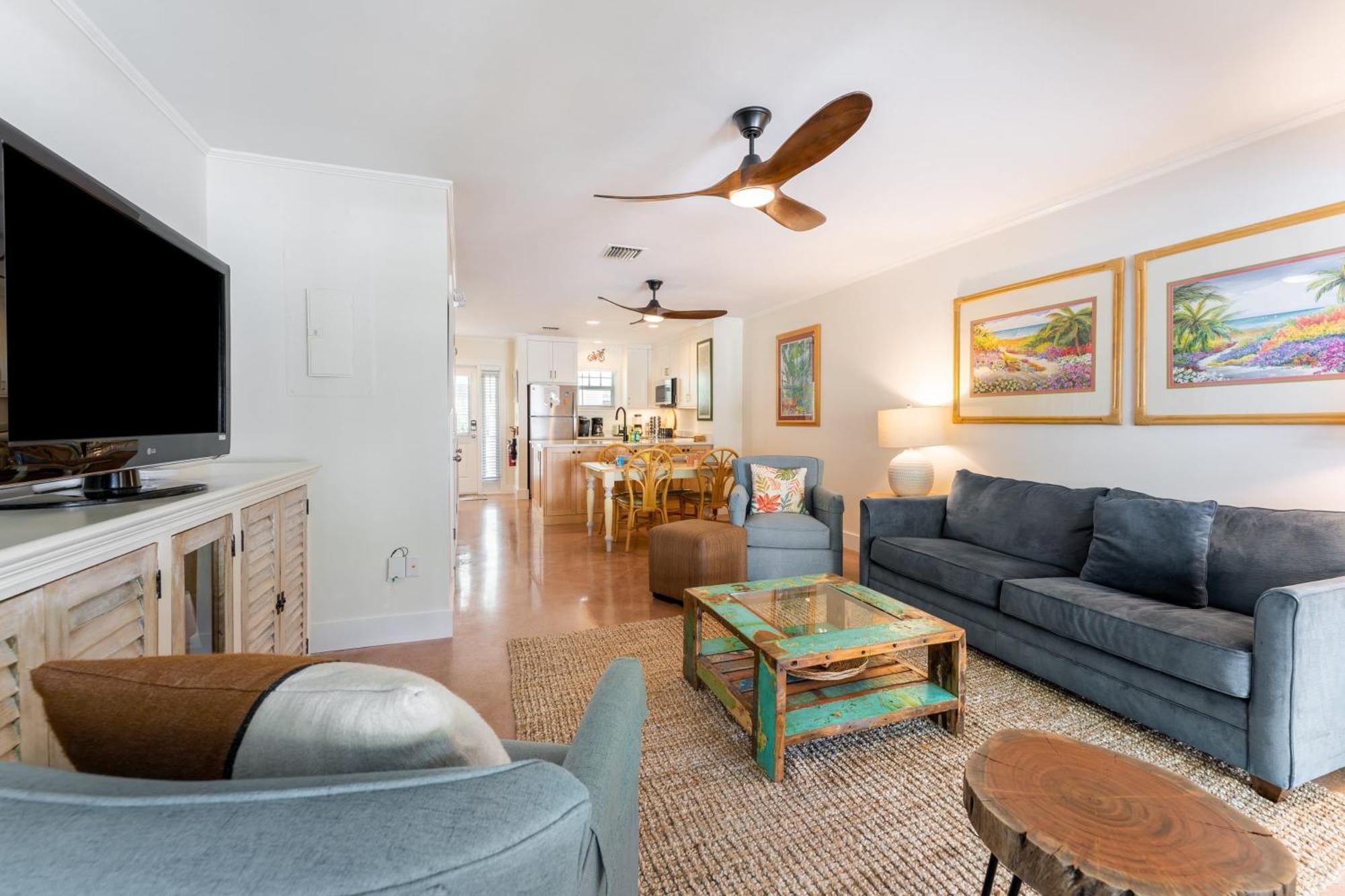 Holiday home A Place In Paradise By Avantstay Walkable W Shared Pool Week Long Only