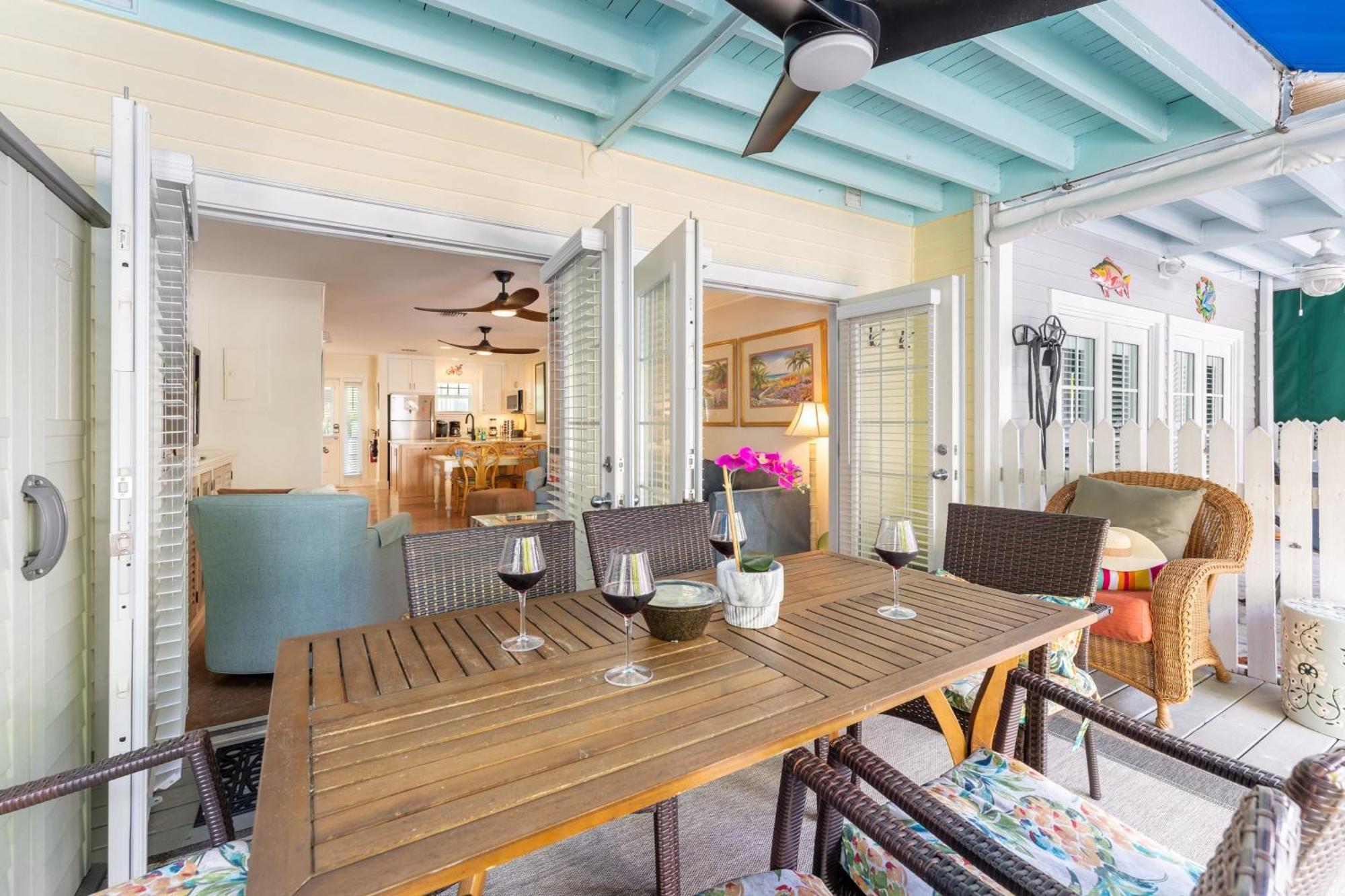 Holiday home A Place In Paradise By Avantstay Walkable W Shared Pool Week Long Only Key West