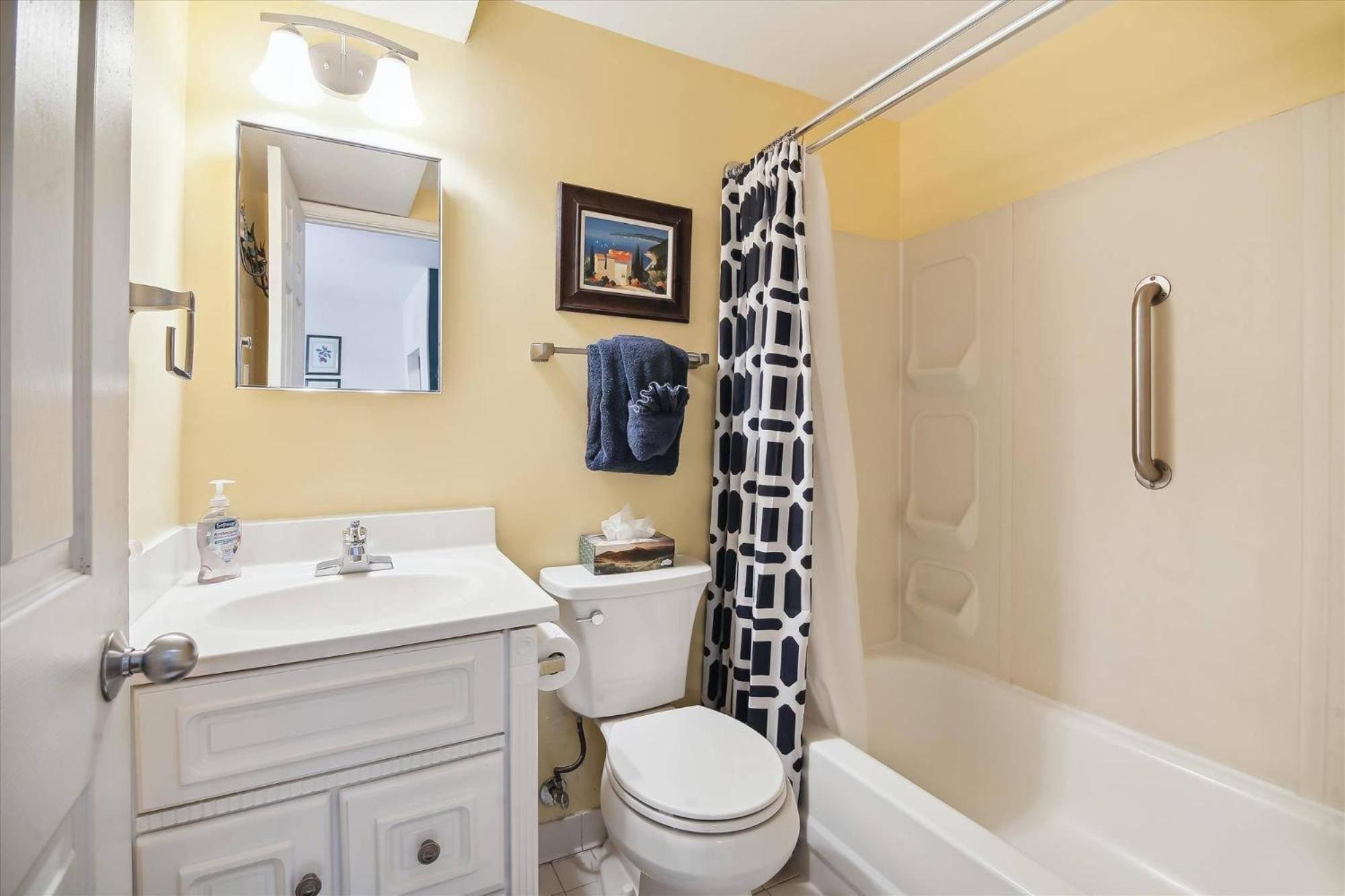 Charming: Poolside Retreat Near Zachary Taylor * Key West