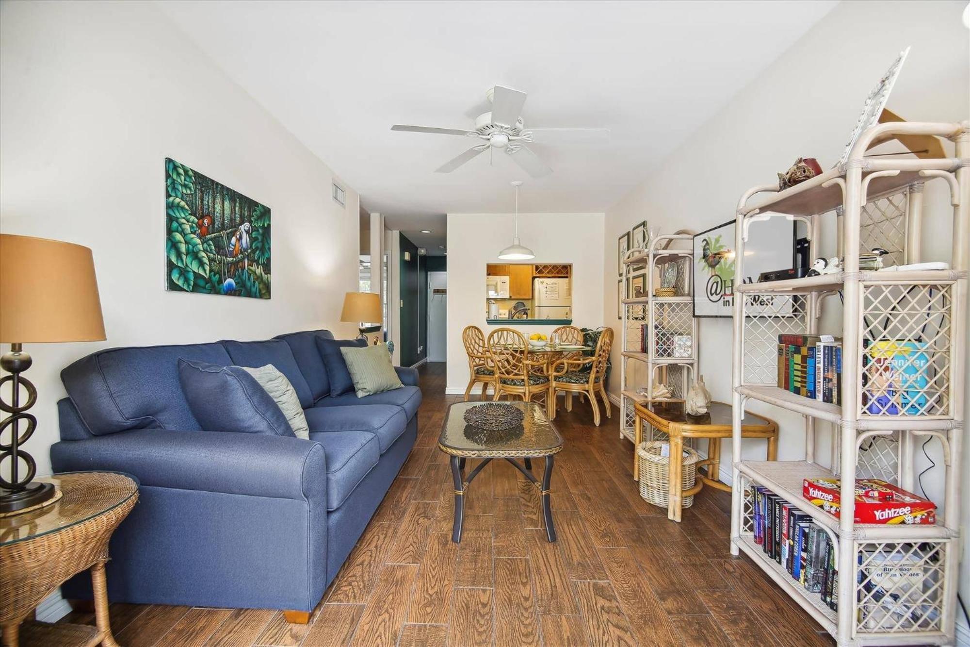 Charming: Poolside Retreat Near Zachary Taylor Holiday home *
