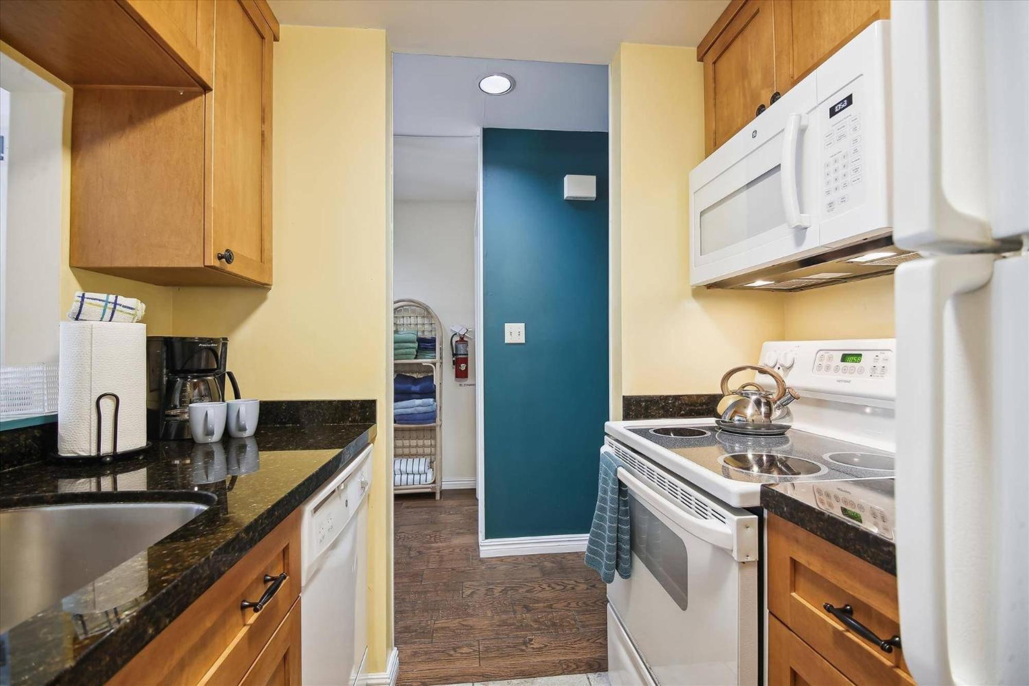Holiday home Charming: Poolside Retreat Near Zachary Taylor *