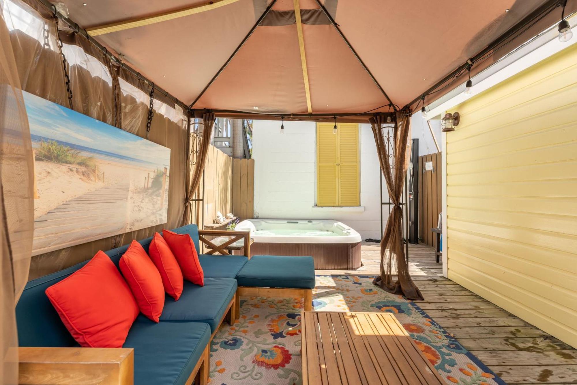 Holiday home Casita De Catherine By Avantstay 1 Block To Duval St W Hot Tub Key West