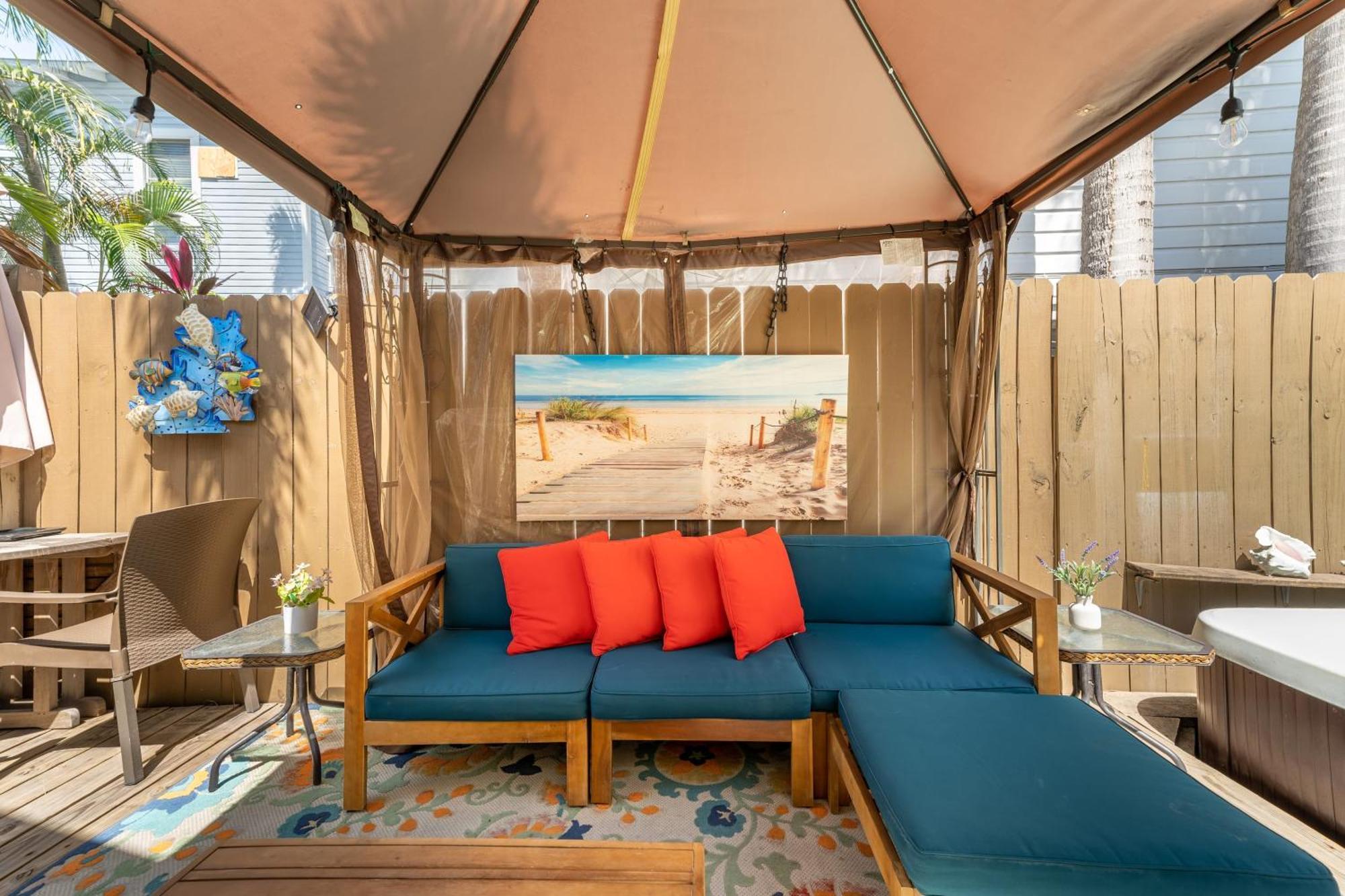 Casita De Catherine By Avantstay 1 Block To Duval St W Hot Tub Holiday home Key West