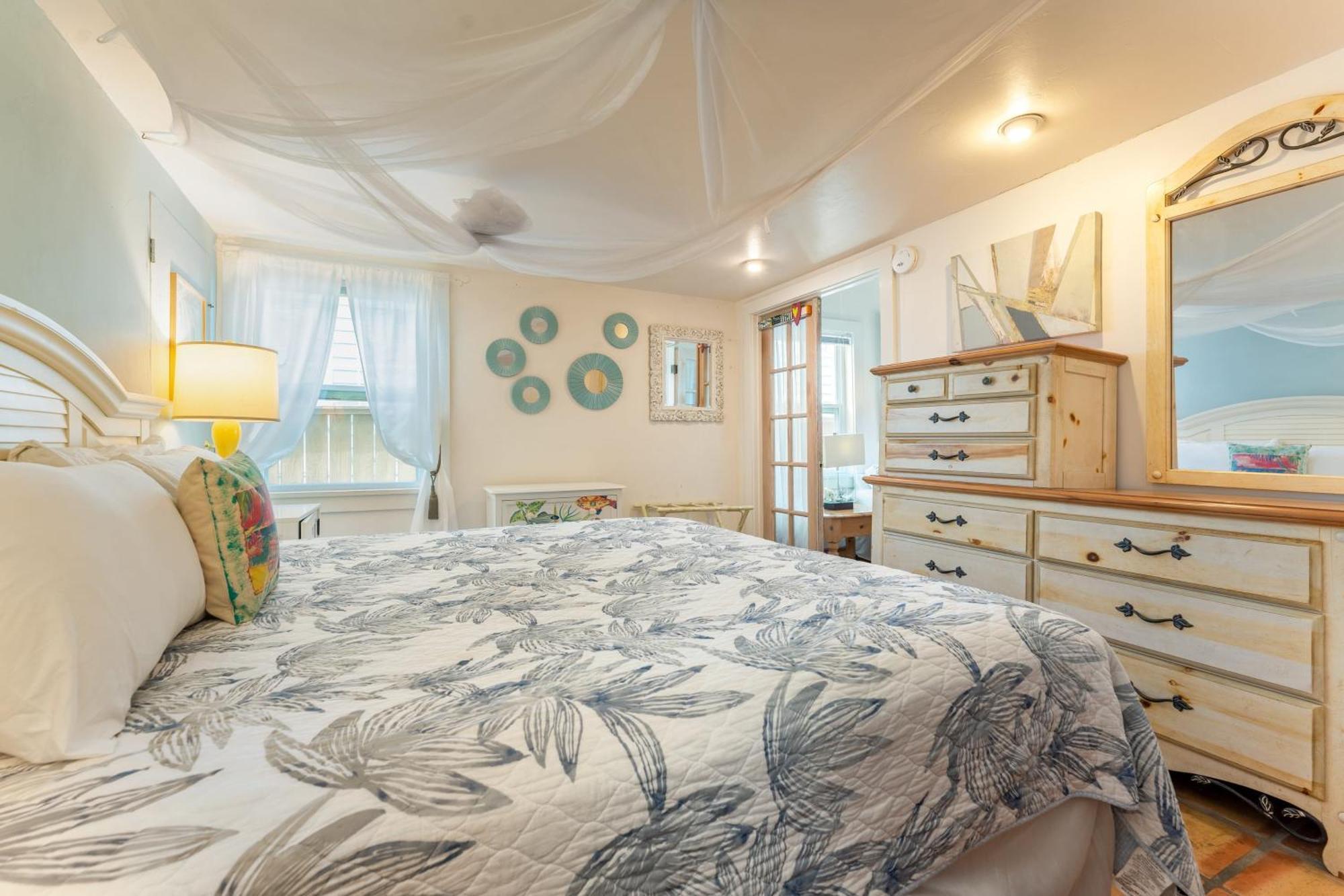 Holiday home Casita De Catherine By Avantstay 1 Block To Duval St W Hot Tub *