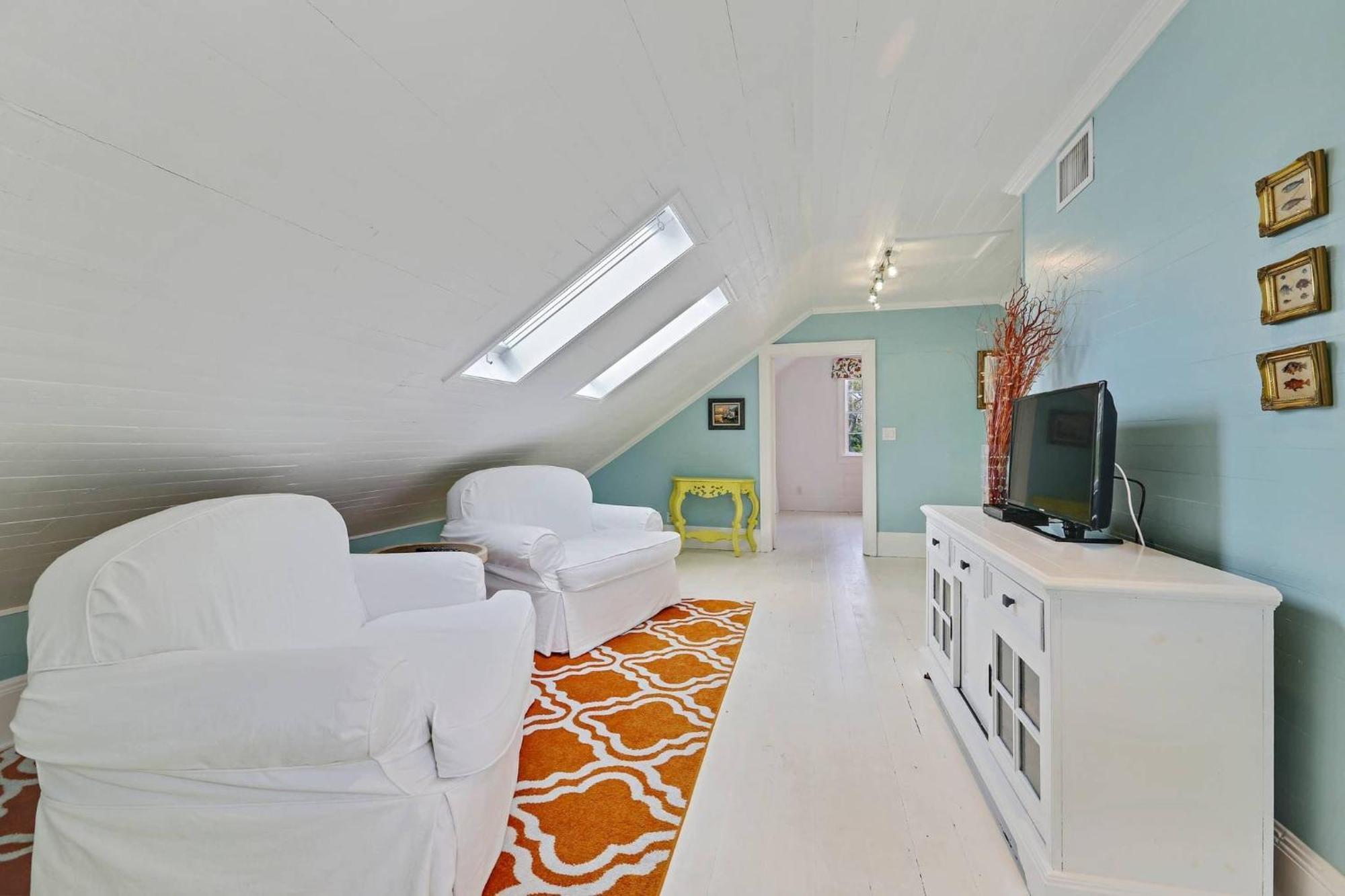 Lighthouse By Avantstay Walk To Southernmost Point W Private Pool Patio Month Long Key West