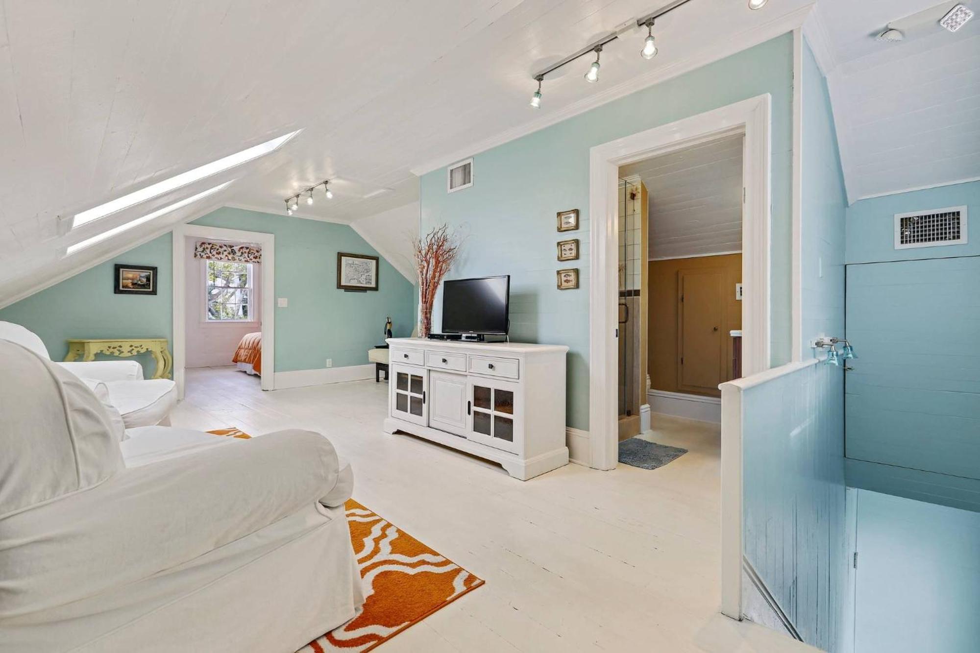 Lighthouse By Avantstay Walk To Southernmost Point W Private Pool Patio Month Long * Key West