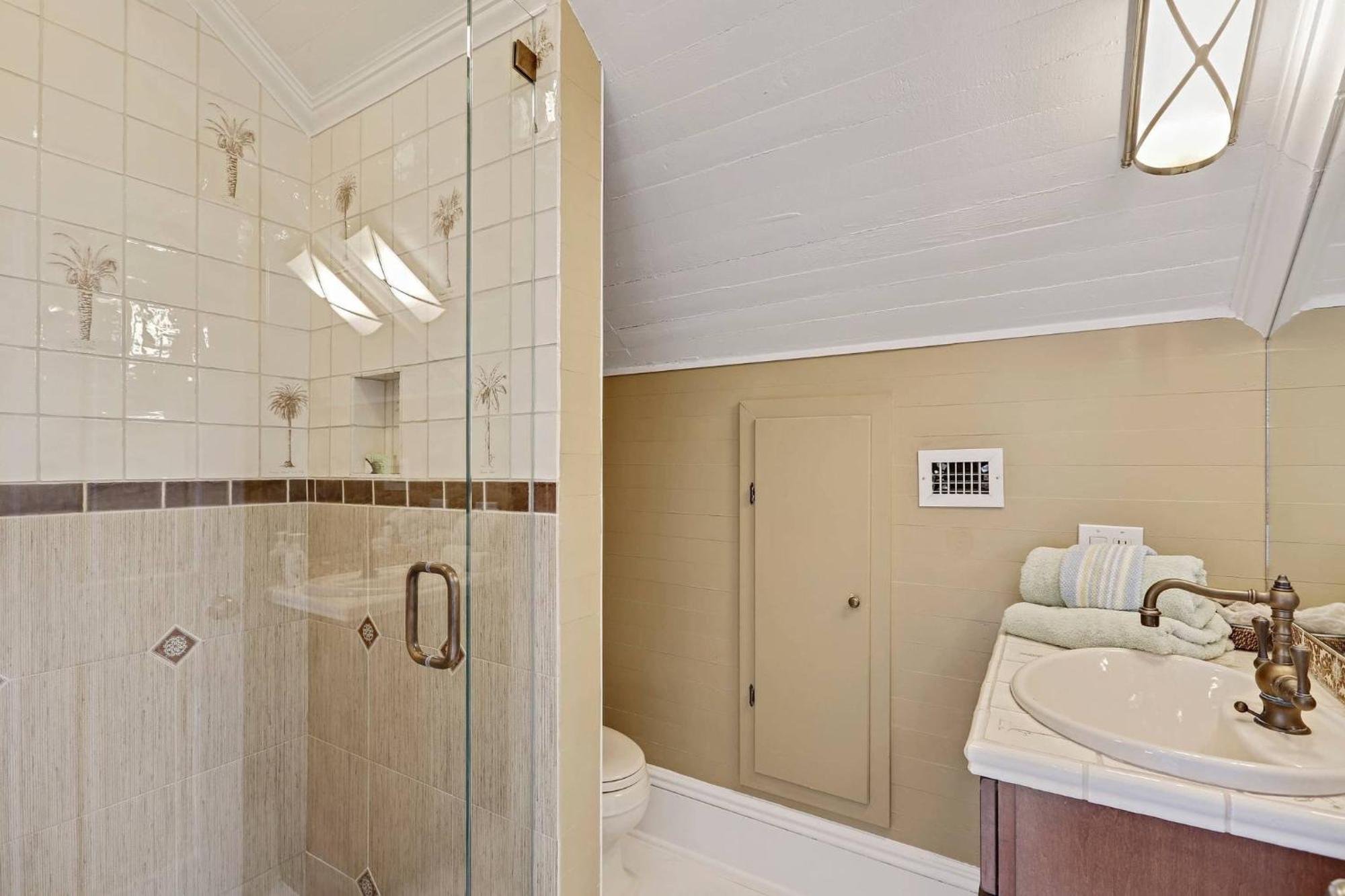 Lighthouse By Avantstay Walk To Southernmost Point W Private Pool Patio Month Long