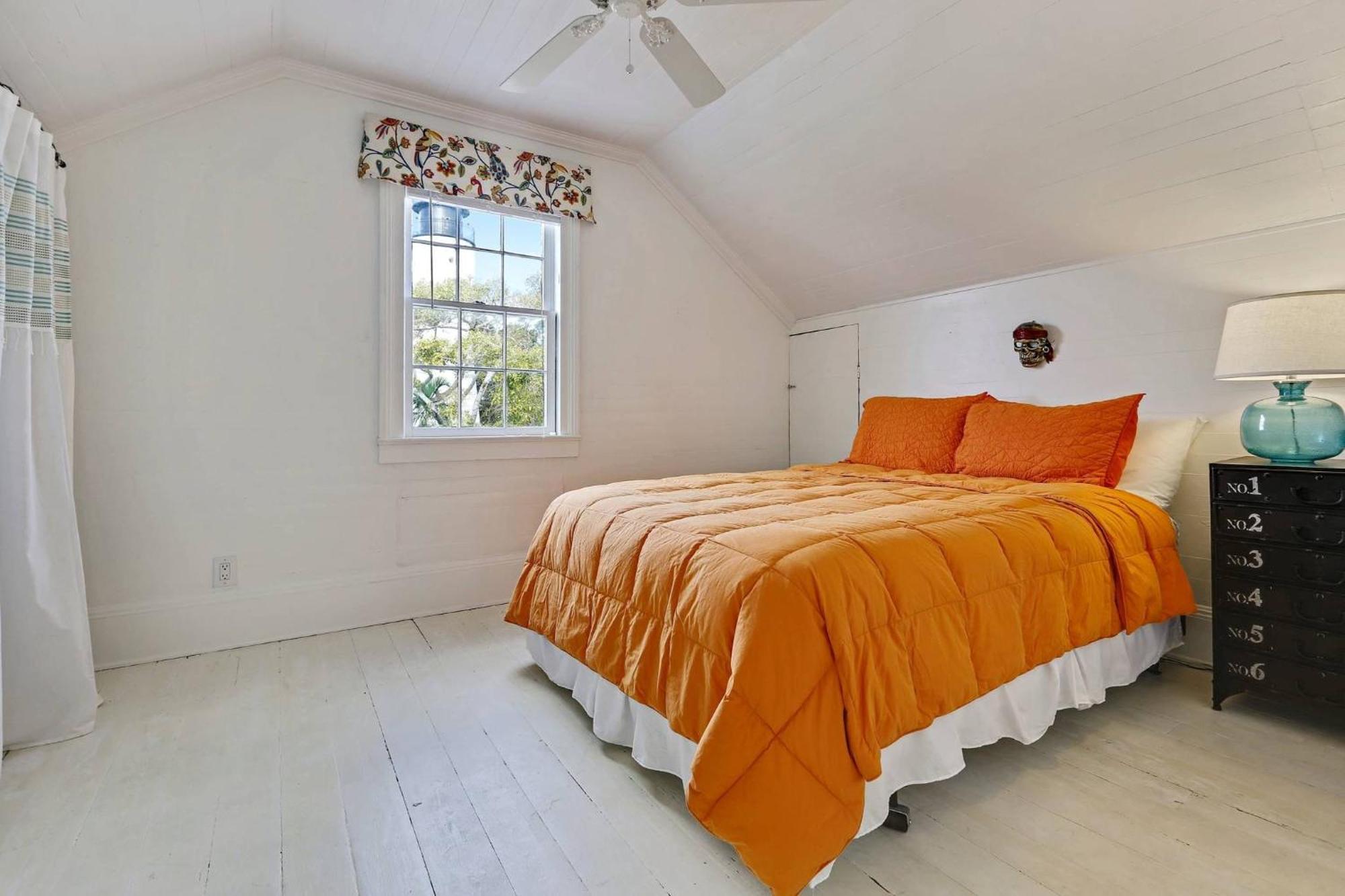 Lighthouse By Avantstay Walk To Southernmost Point W Private Pool Patio Month Long Holiday home
