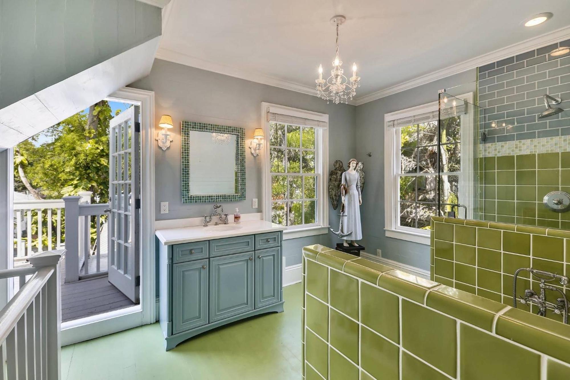Lighthouse By Avantstay Walk To Southernmost Point W Private Pool Patio Month Long Key West