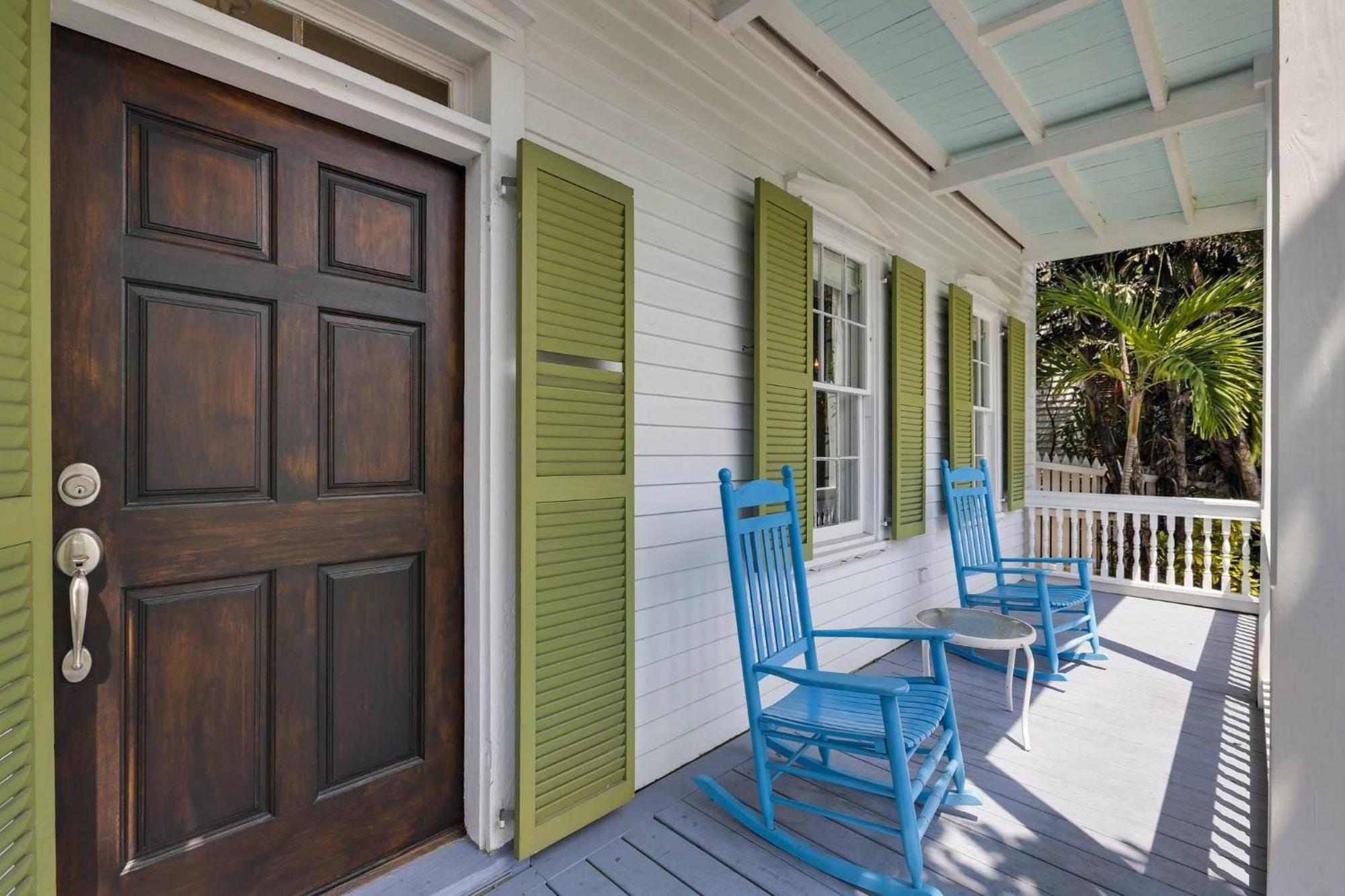 Lighthouse By Avantstay Walk To Southernmost Point W Private Pool Patio Month Long Holiday home *