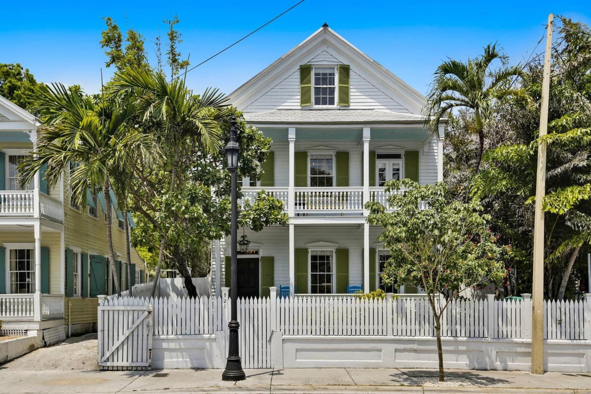 Lighthouse By Avantstay Walk To Southernmost Point W Private Pool Patio Month Long Holiday home Key West