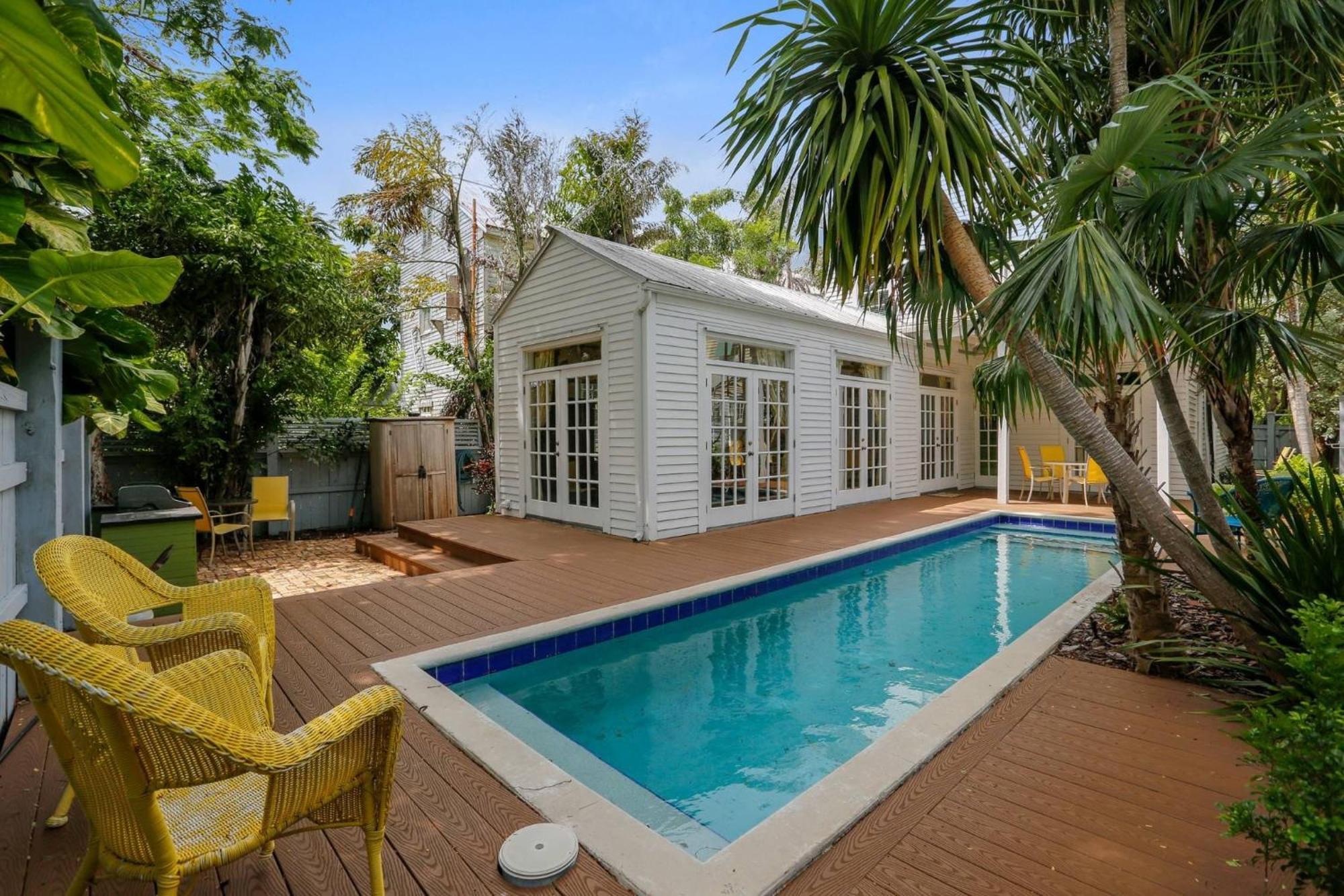 Lighthouse By Avantstay Walk To Southernmost Point W Private Pool Patio Month Long *