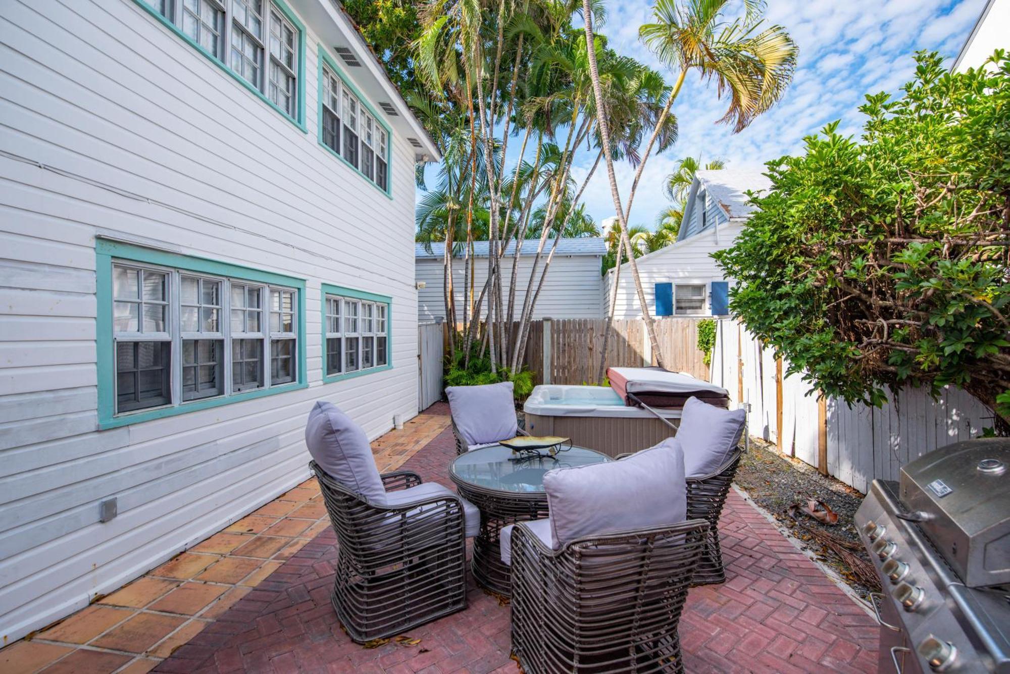 Holiday home Duval Hideaway