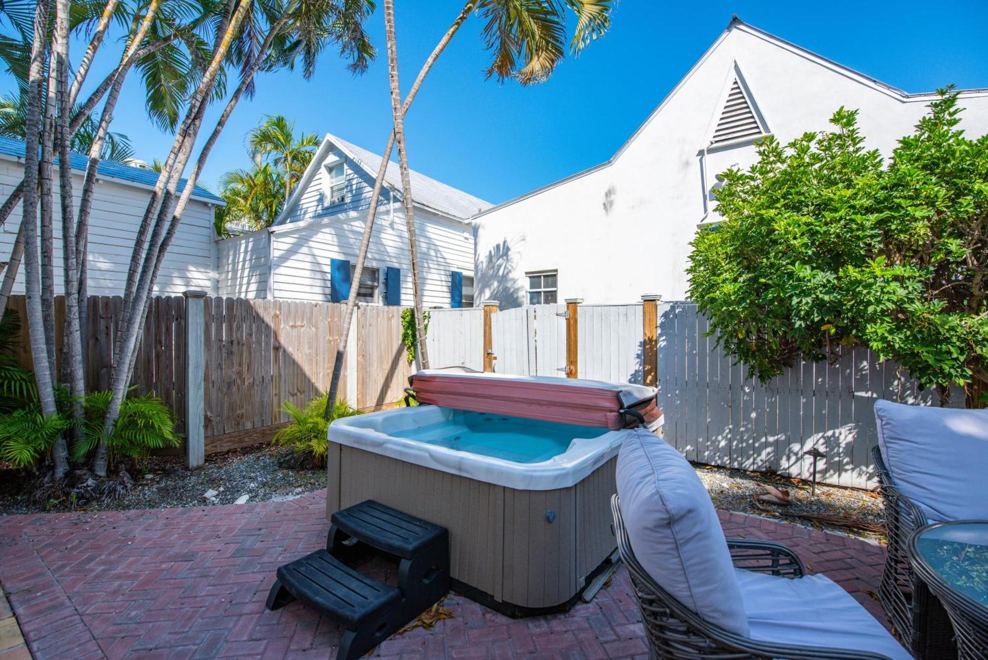 Duval Hideaway *