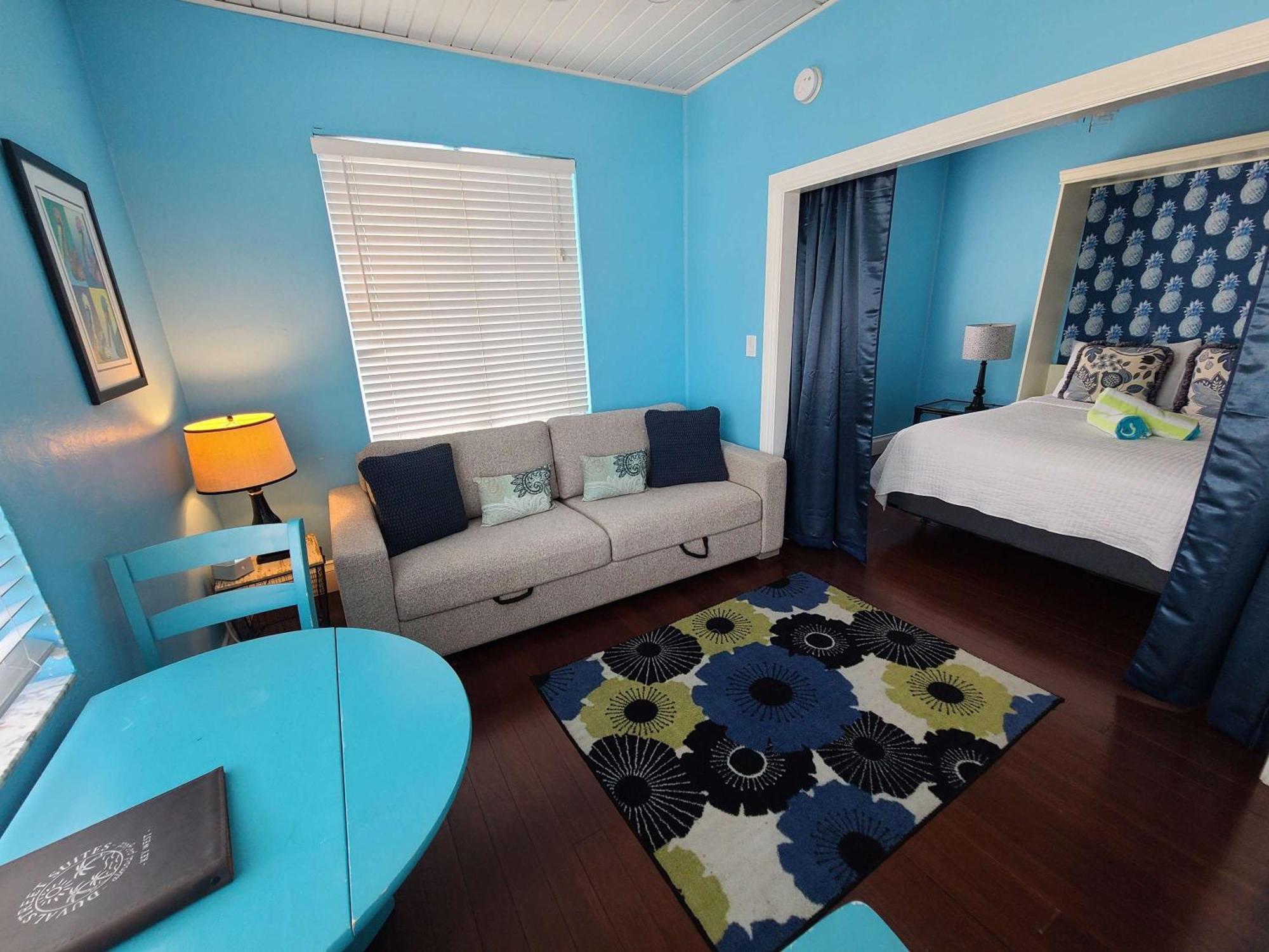 6 Bedroom 6 Bath On Duval Street Holiday home