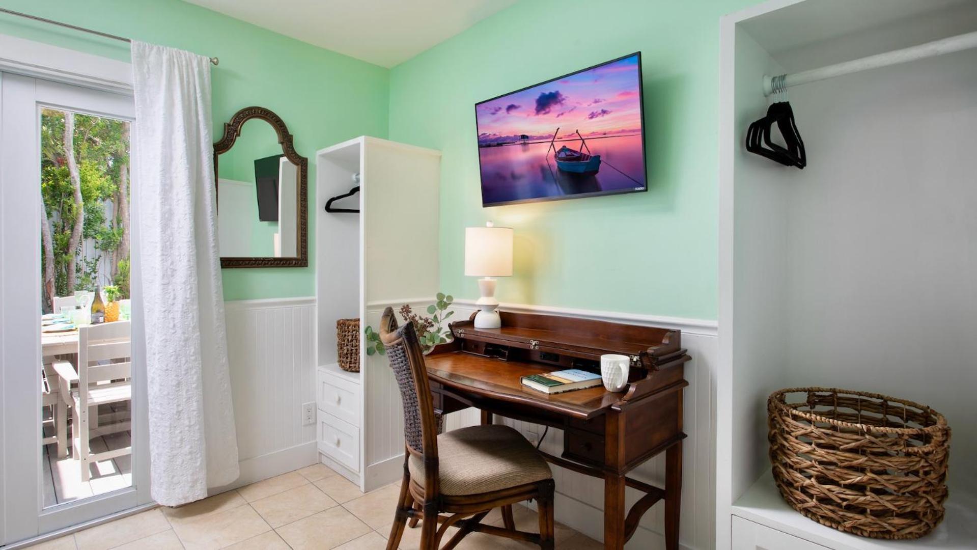 The Duke And The Queen By Last Key Realty * Key West