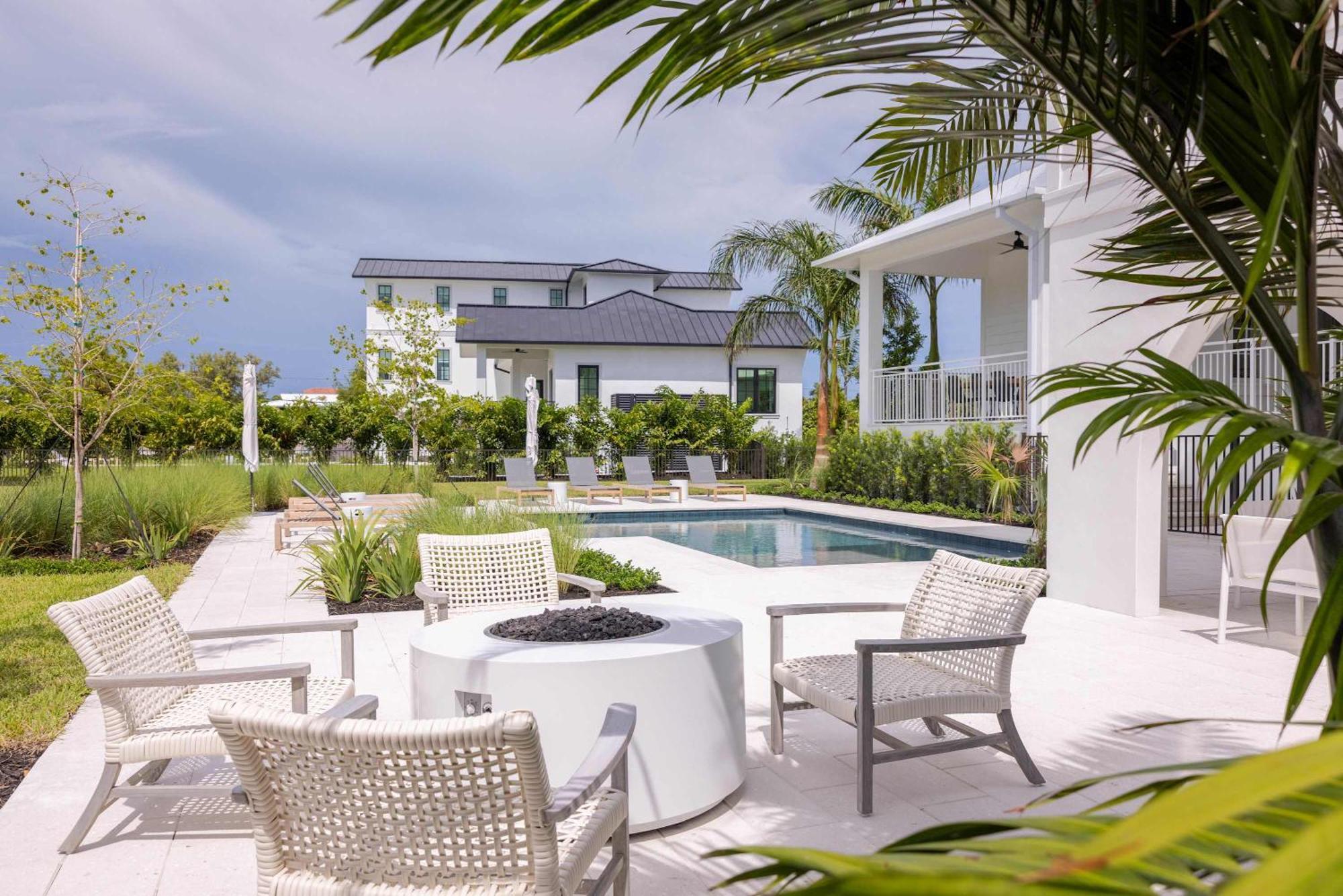 Holiday home Brand New & Private Pool - Palmgale House