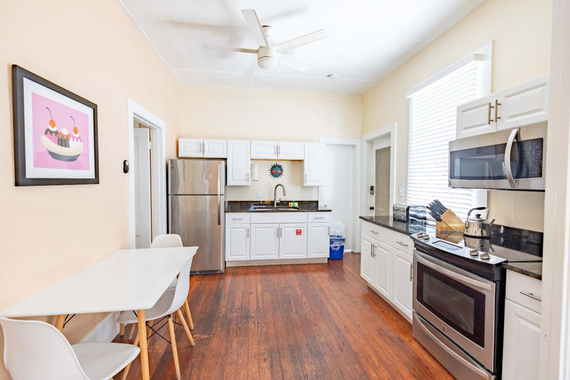 Apartment Banana Split *