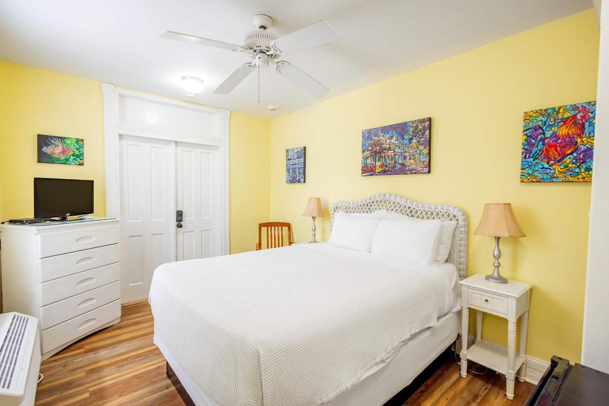 Inn Classic Queen - Curry Mansion With Heated Pool Key West