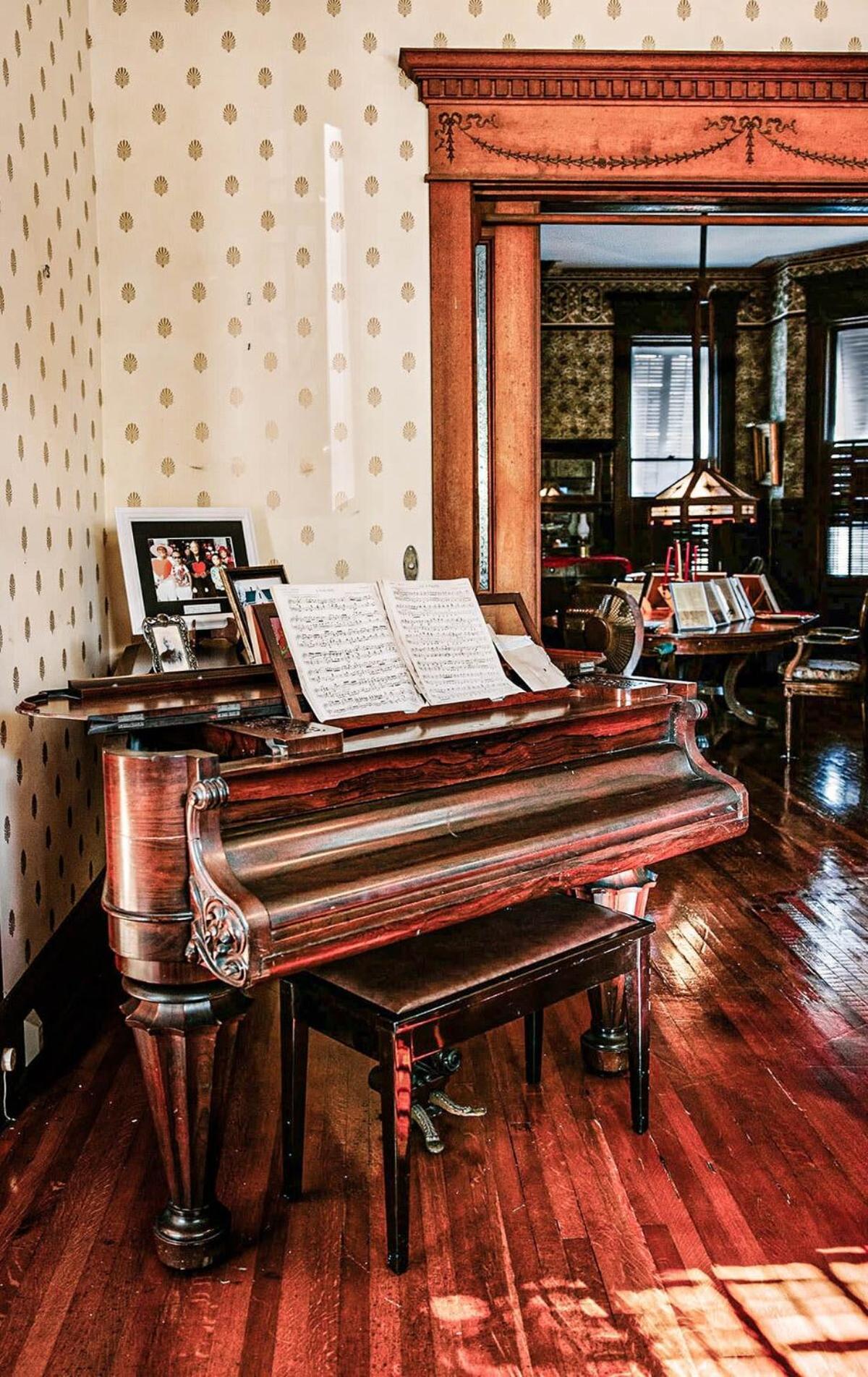 Inn Classic King With Balcony At Curry Mansion *