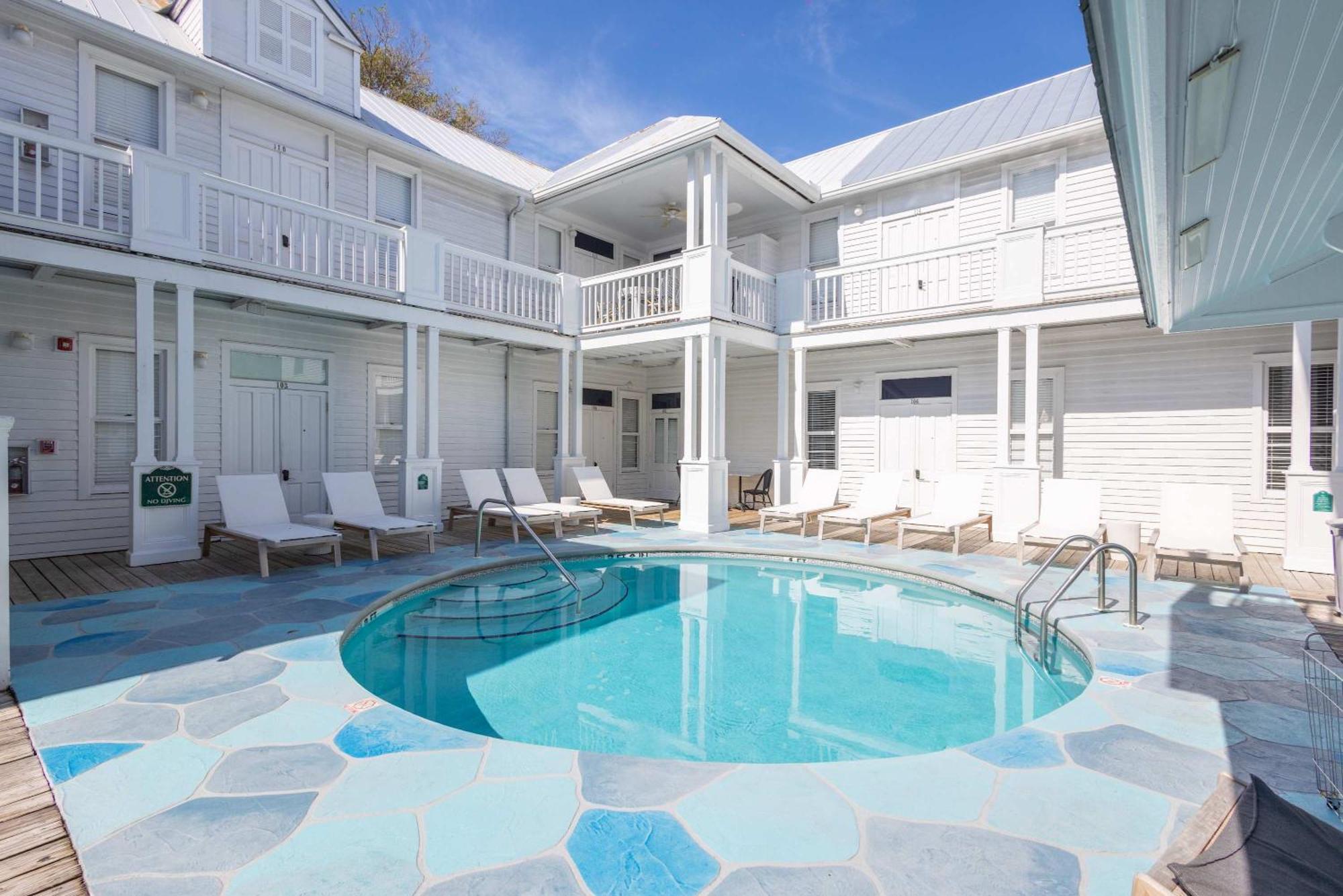 Deluxe King - Curry Mansion With Pool! * Key West