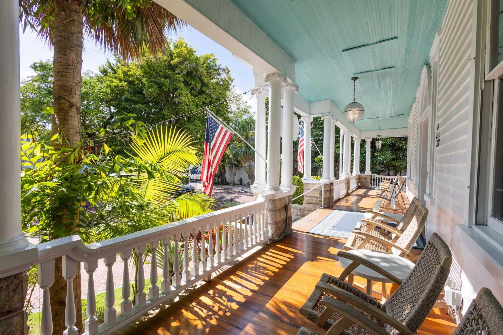 Inn Deluxe King - Curry Mansion With Pool!