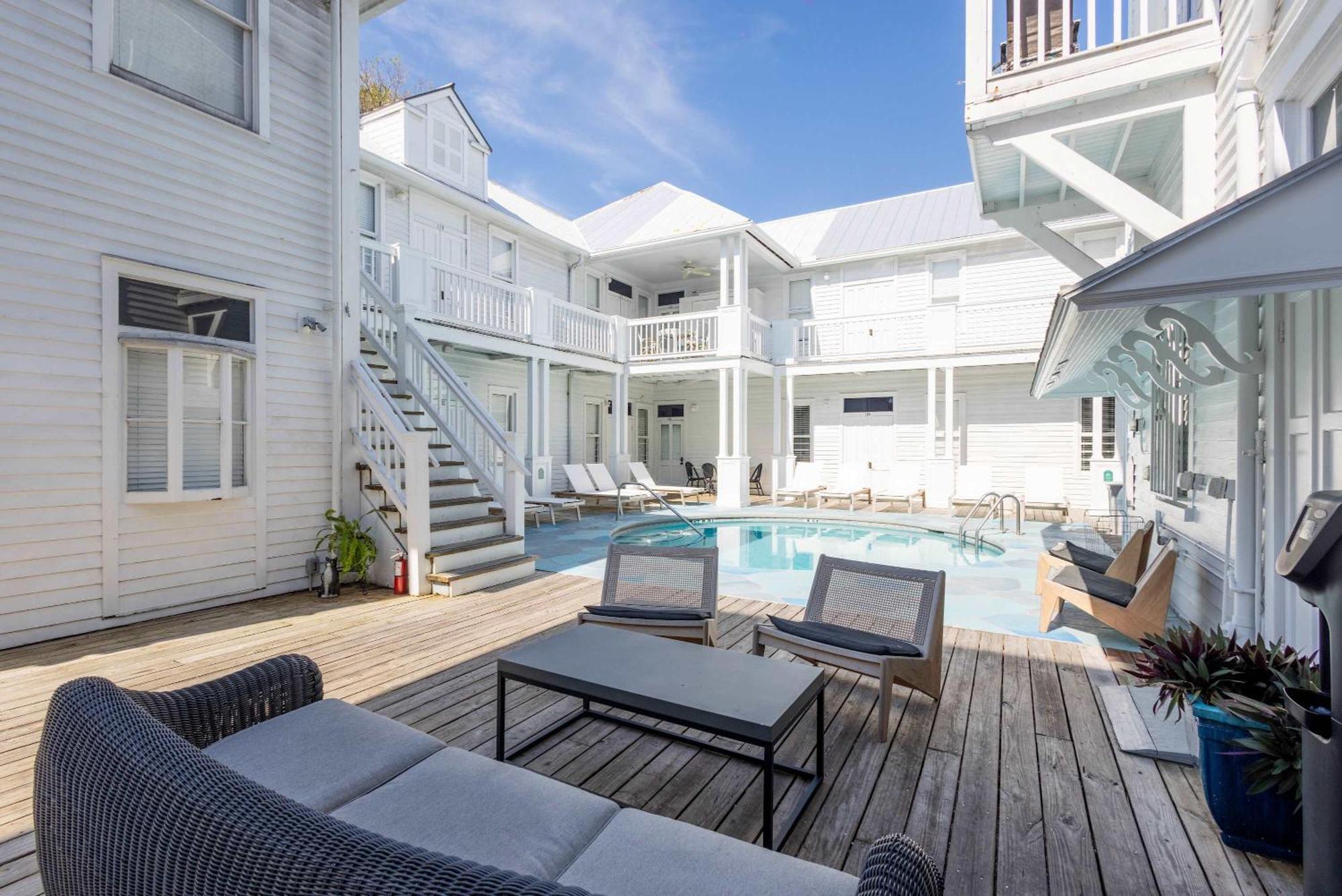 Deluxe King - Curry Mansion With Pool! Key West