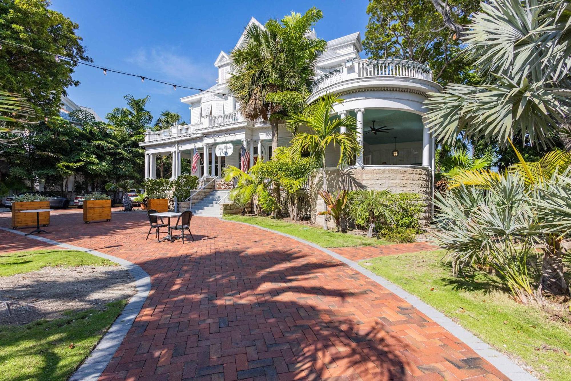 Inn Deluxe King - Curry Mansion With Pool! *