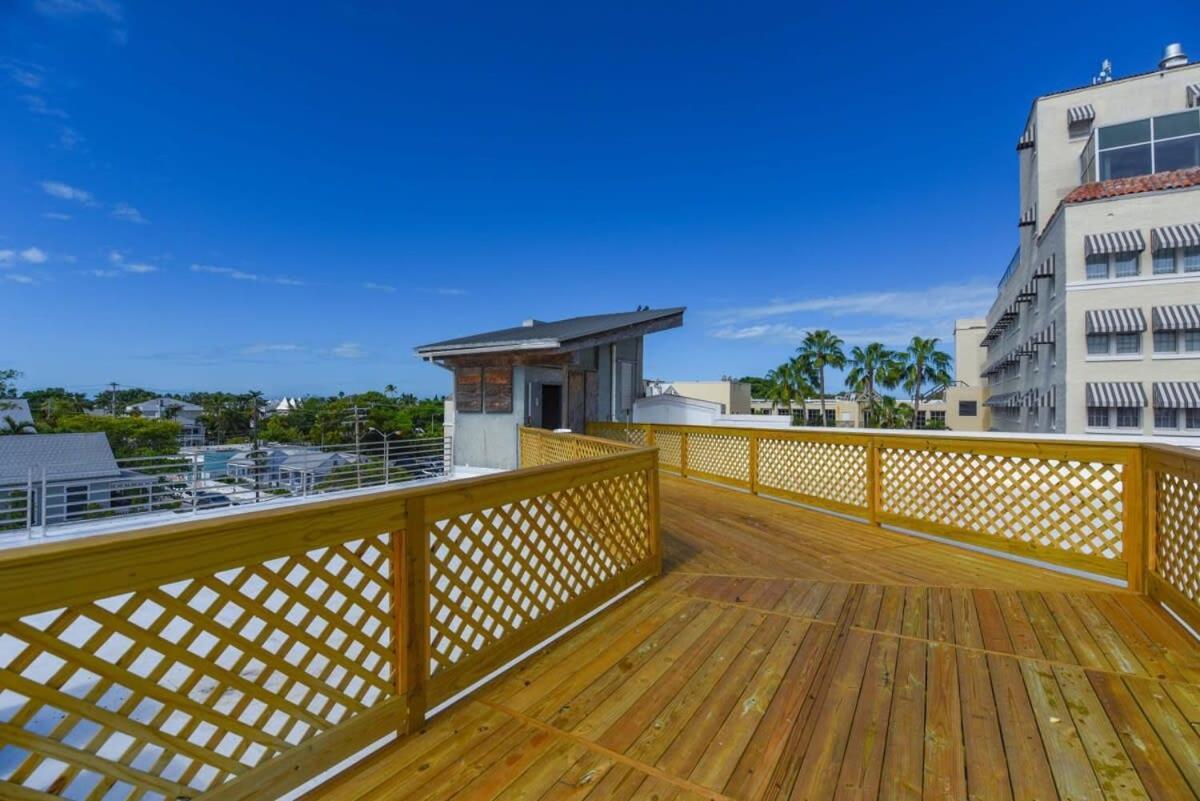 New Kamp - Rooftop Penthouse Apartment Key West