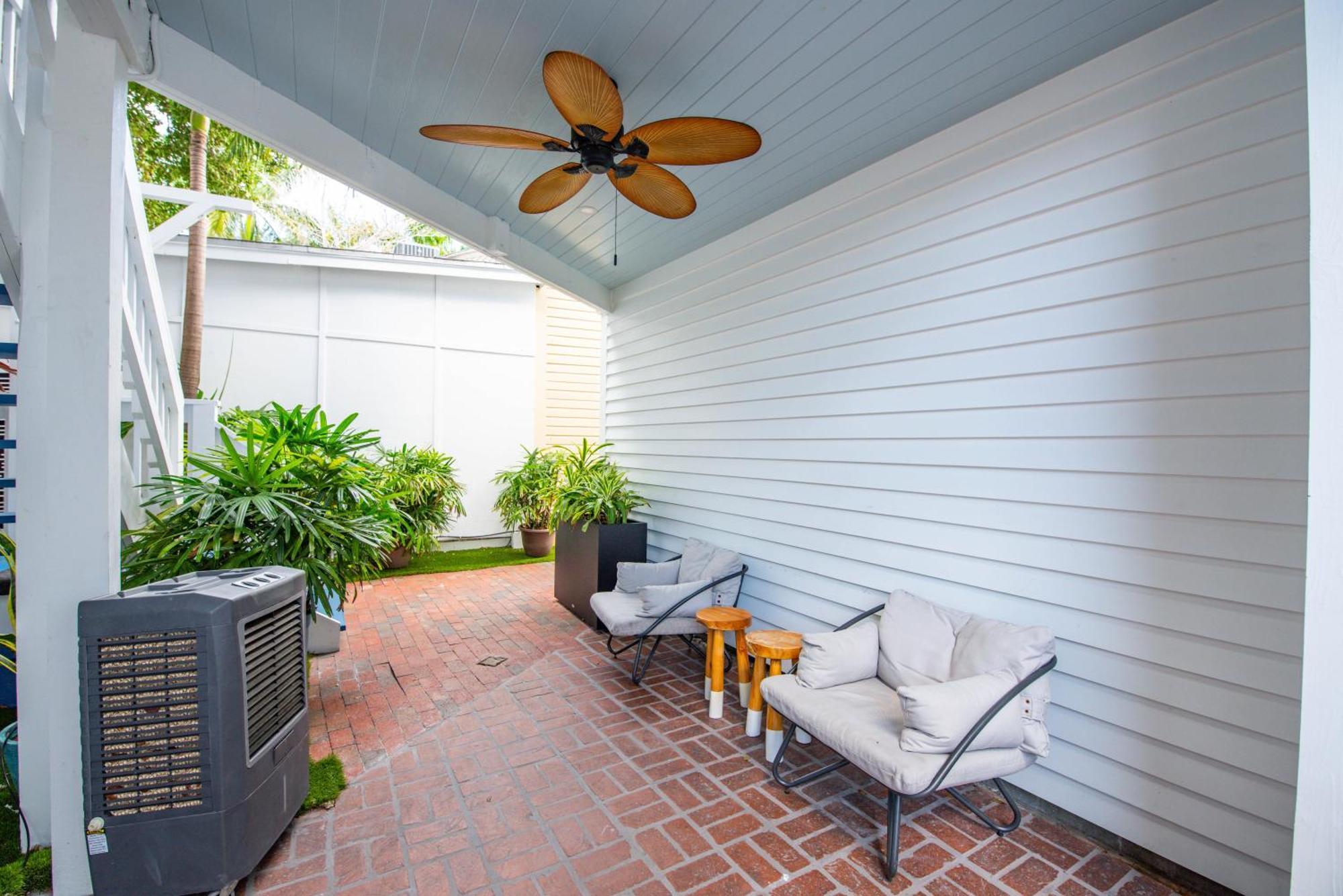 Citrus Queen At Custom House Apartment *