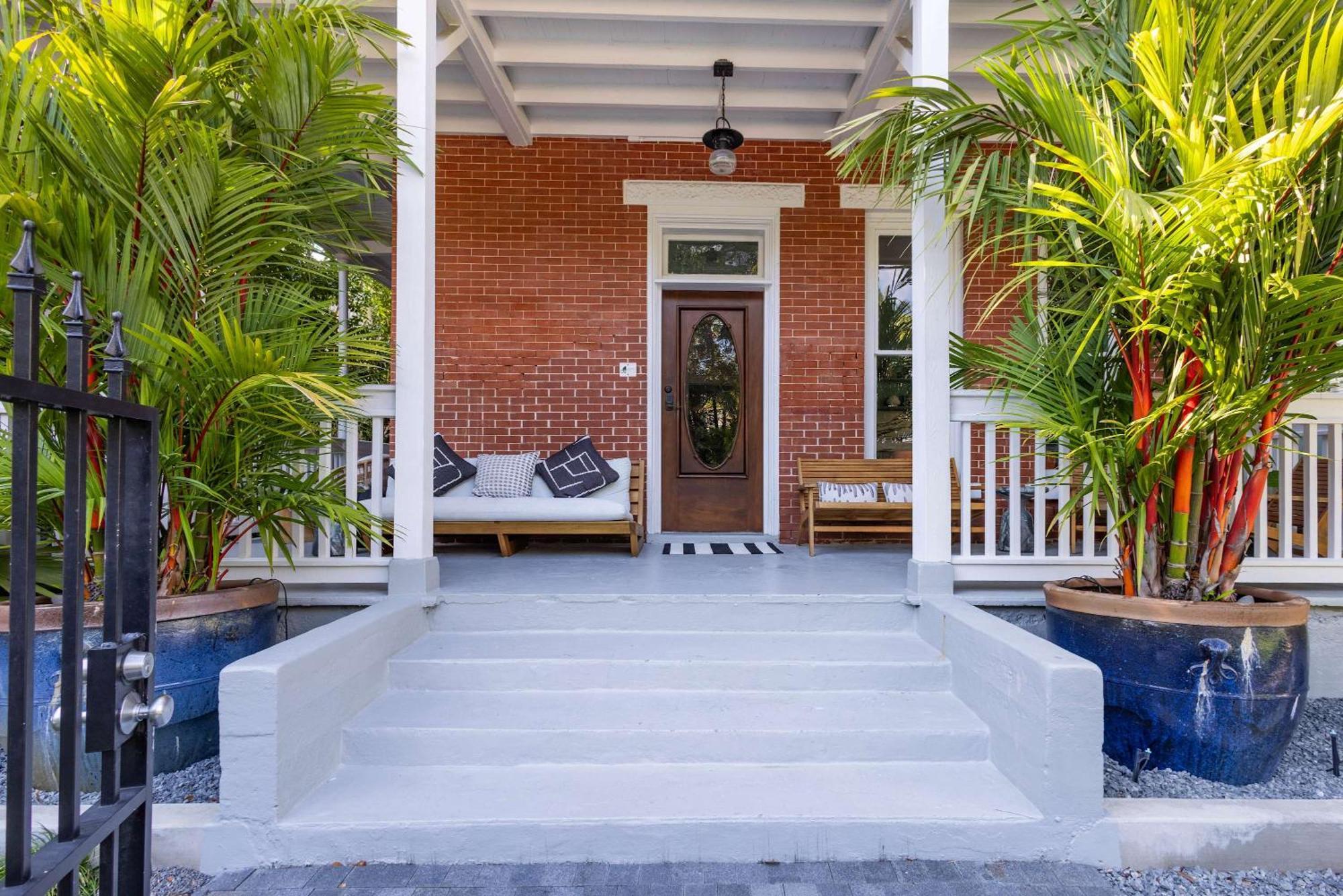 Carriage House At Grand Maloney *