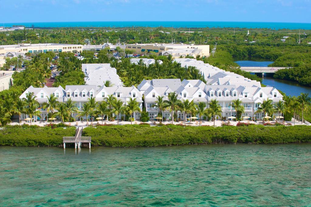 Resort Parrot Key & 4*
