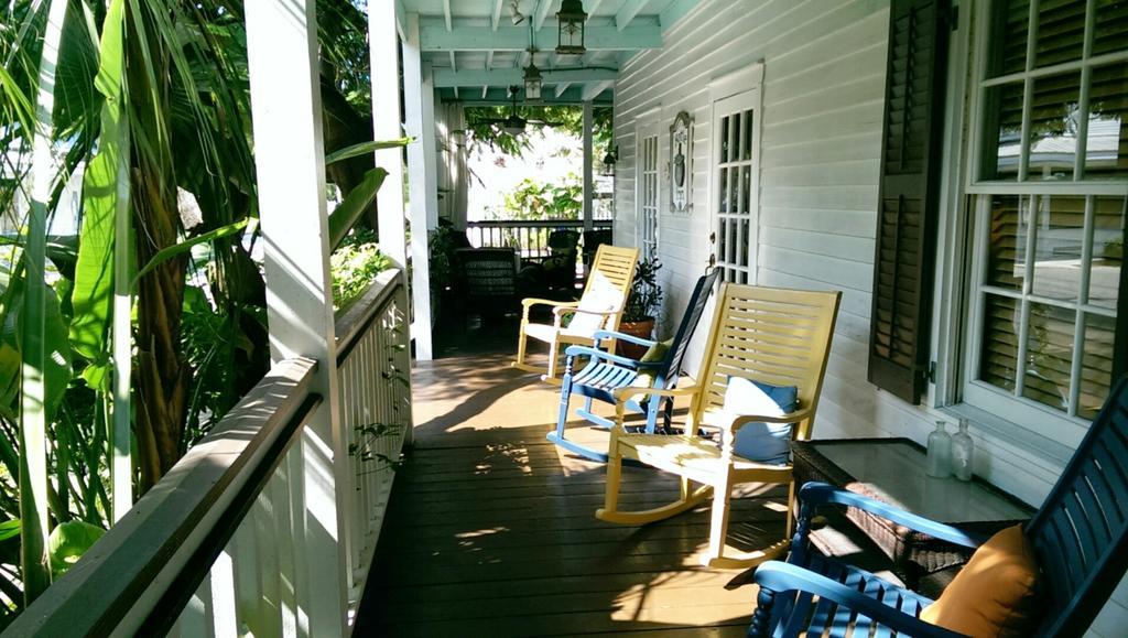 Inn Frances Street Bottle 2*