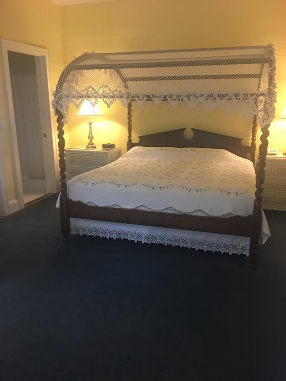 Amsterdam's Curry Mansion Bed & Breakfast