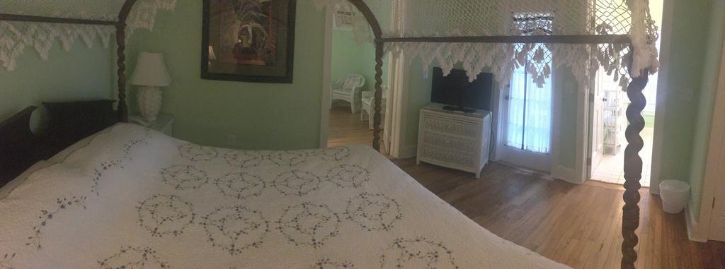 Bed & Breakfast Amsterdam's Curry Mansion