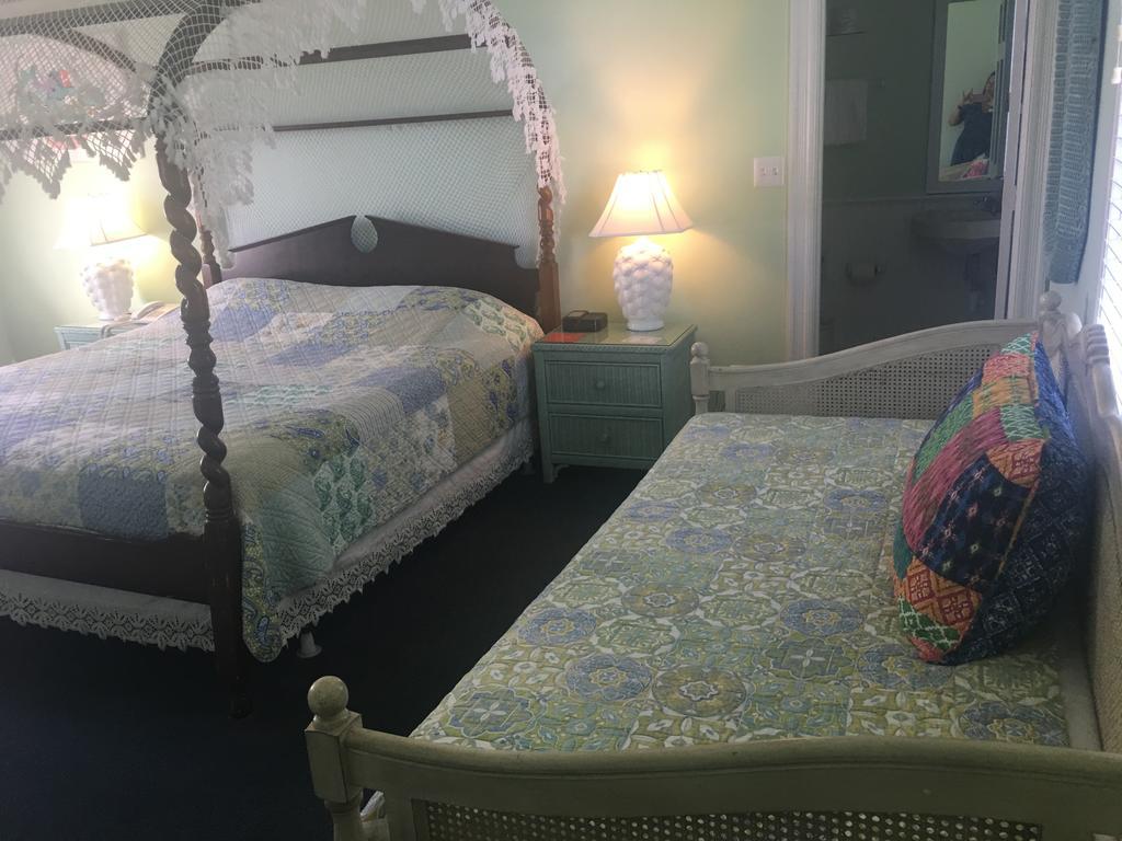Amsterdam's Curry Mansion Bed & Breakfast Key West
