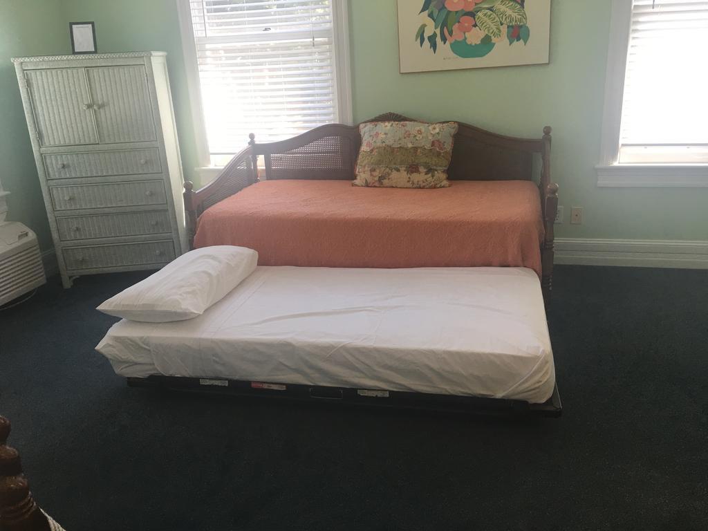 Amsterdam's Curry Mansion Bed & Breakfast Key West
