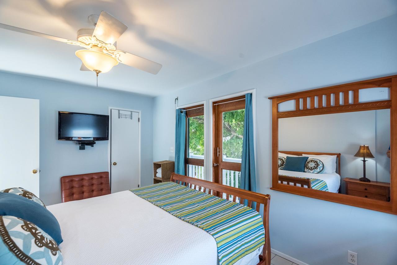 Kate's Krawl By Duval Holiday home *