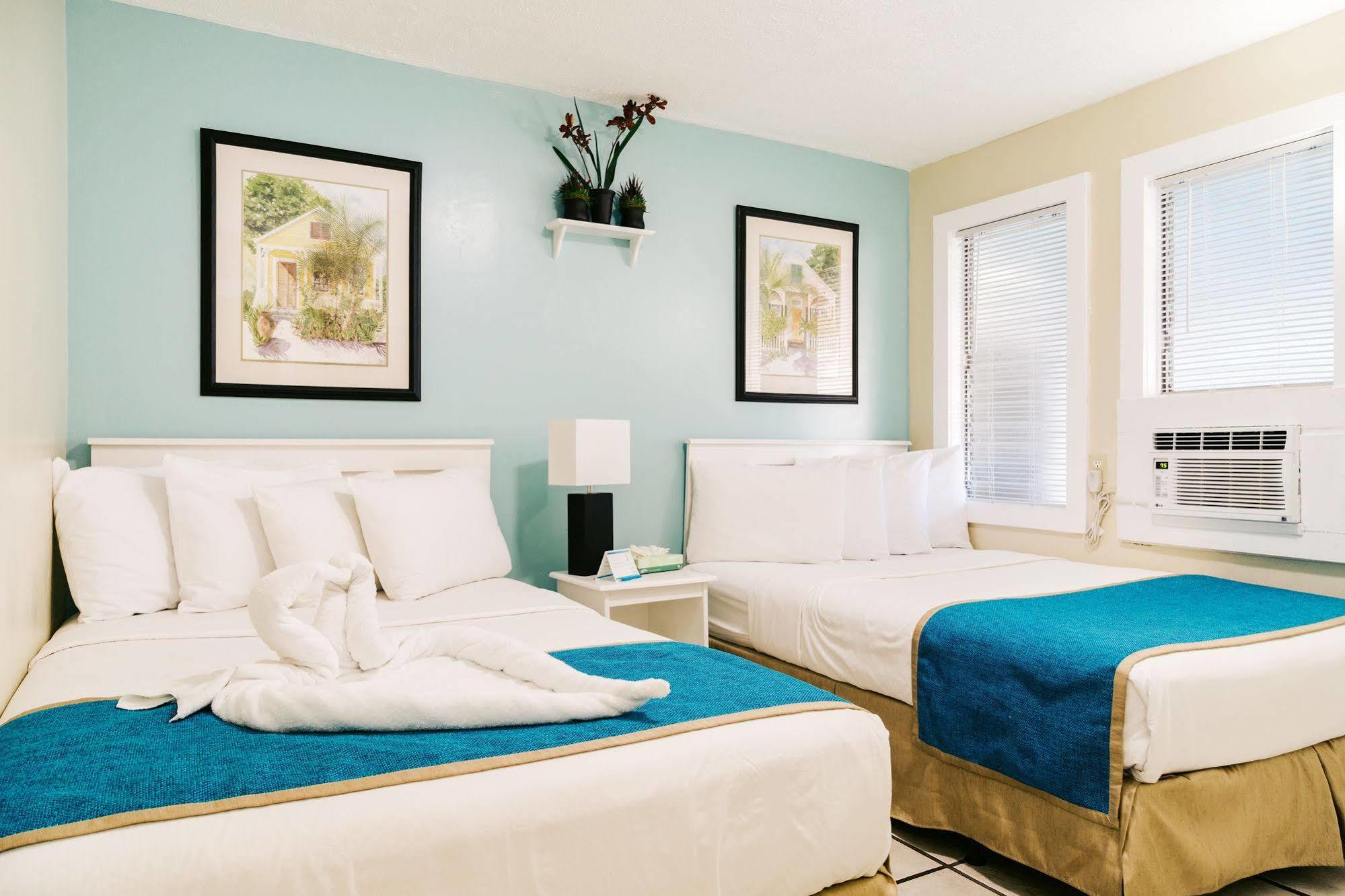 Seashell And International Hostel Key West