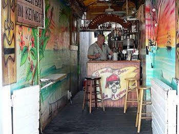 Inn Smallest Bar Key West