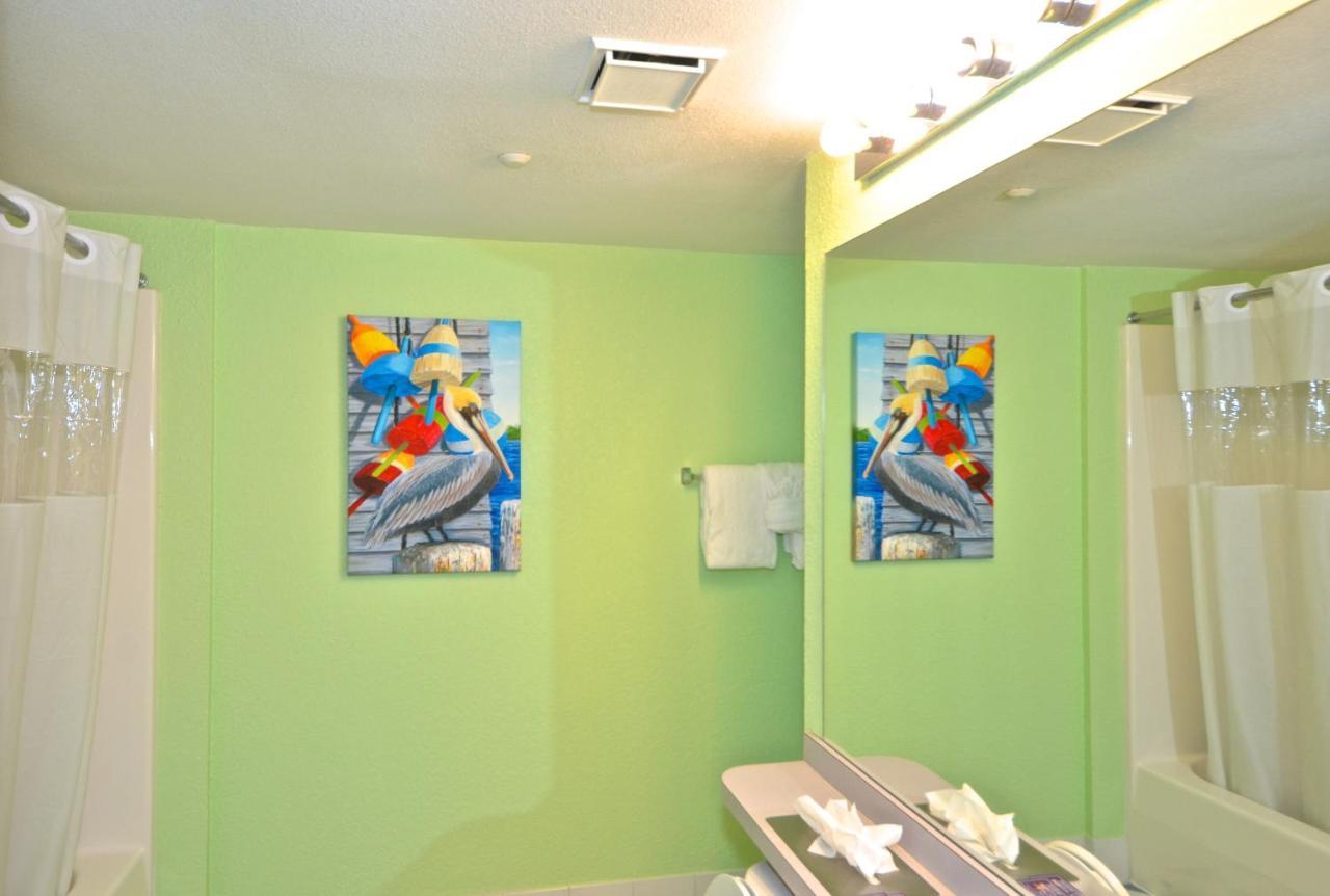 Sunrise Suites Trinidad #105 Holiday home Key West