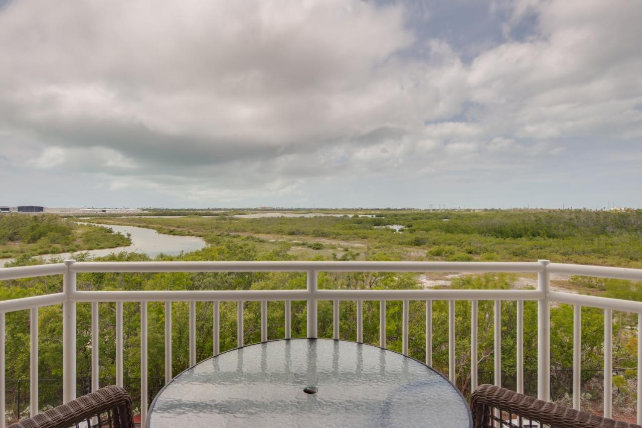 Sunrise Suites Cayo Cruz #308 Holiday home