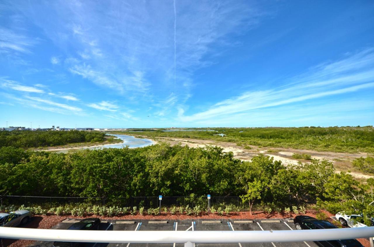 Sunrise Suites Cayo Cruz #308 *