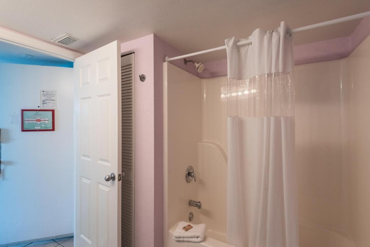 Holiday home Sunrise Suites Grand Bahama #106 Key West