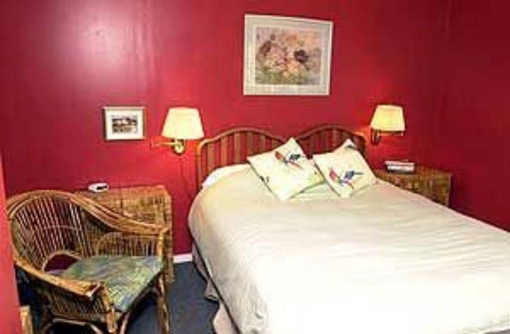 Hotel Authors Of 3*
