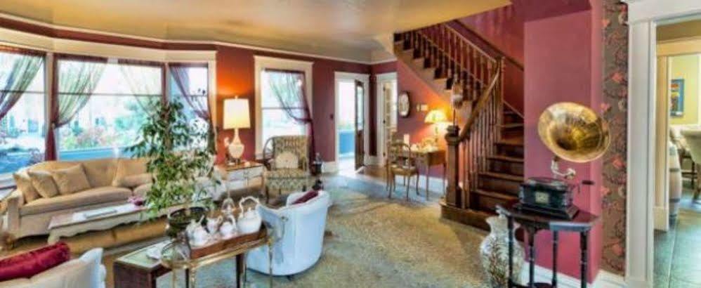 Bed & Breakfast Amsterdam's Curry Mansion 3*