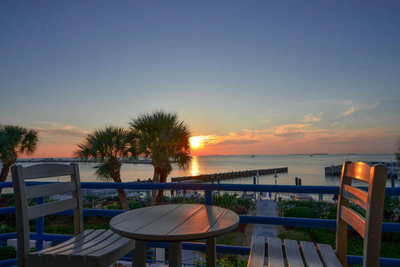 Apartment Sunset At Harbour Place Key West