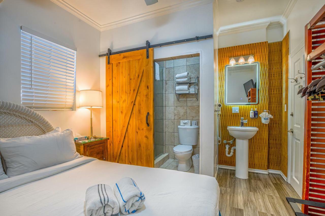 Duval Inn - Key West Key West