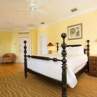 Weatherstation Circa 1911 Bed & Breakfast Key West