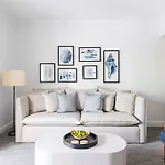 Parrot Key Hotel & Villas